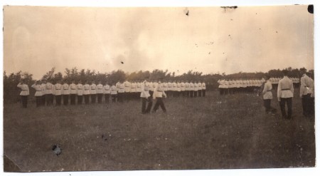 Фото традиционного парада кадет Первого русского великого князя Константина Константиновича кадетского корпуса, 1929 год, Белая Церковь, эмиграция.