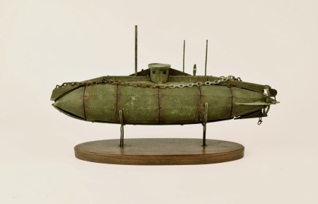 Модель подводной лодки.