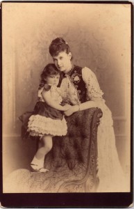 Кабинет-портрет дамы с ребенком.