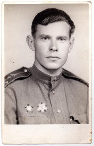 Фотография старшего лейтенанта советской армии.