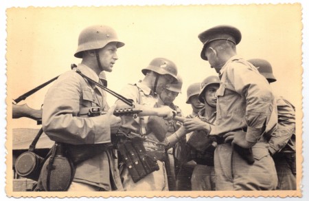 Групповое фото немецких военнослужащих.