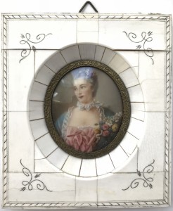 Миниатюра с изображением девушки с костяной рамке, Европа, 19-20 век.