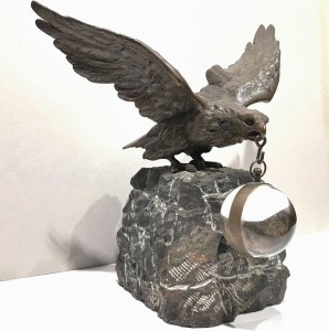 Фигура бронзового орла на камне, с крючком для каминных часов, Россия, 19-20 век.